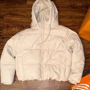 Zara Women's Cream Puffer Jacket